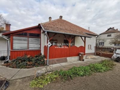 Eladó családi ház Lakitelek