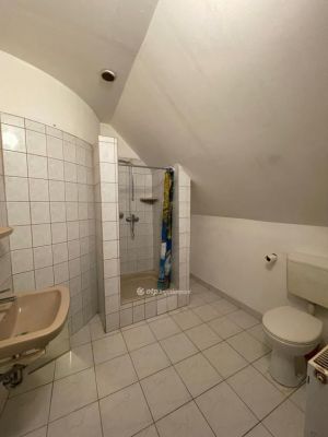 Eladó házrész Úrhida
