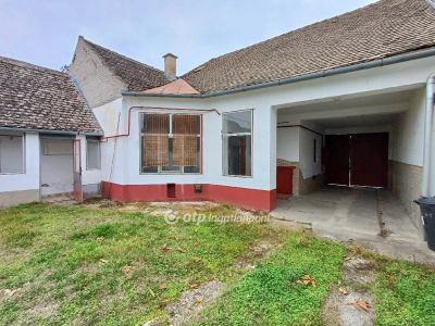 Eladó családi ház Baja