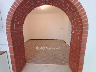 Eladó családi ház Baja