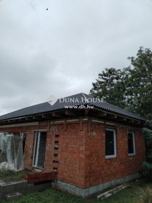 Eladó családi ház Monor Monorierdő