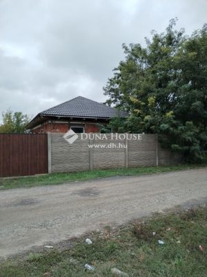 Eladó családi ház Monor Monorierdő