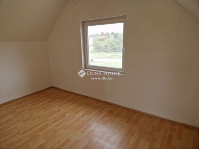 Eladó családi ház Monor