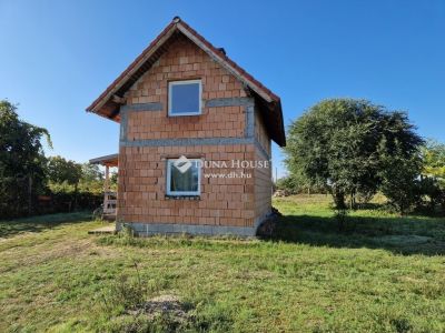Eladó családi ház Monor