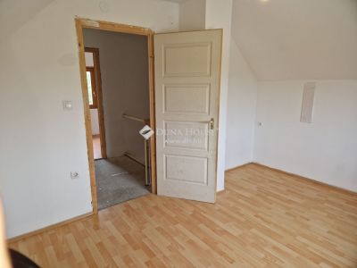 Eladó családi ház Monor