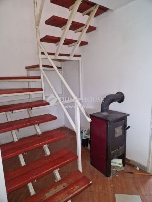 Eladó családi ház Monor