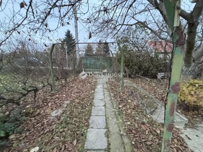 Eladó nyaraló Vértesszőlős