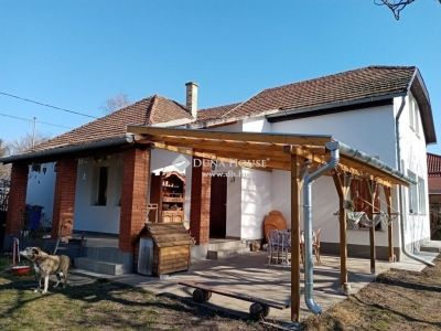 Eladó családi ház Maglód