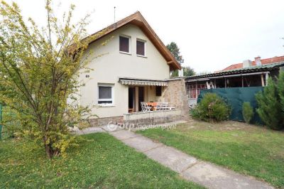 Eladó nyaraló Szigetszentmárton