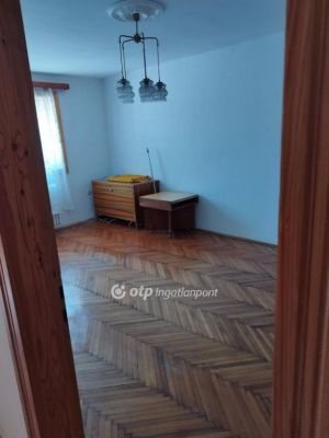 Eladó családi ház Eger
