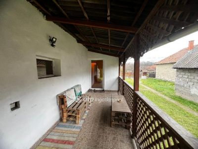 Eladó családi ház Nagyvisnyó