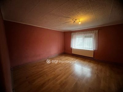 Eladó családi ház Nagyvisnyó
