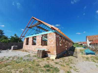 Eladó ikerház Monor