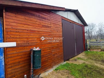 Eladó családi ház Tápiószentmárton