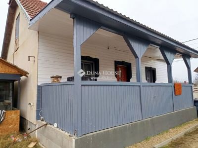 Eladó családi ház Tápiószentmárton