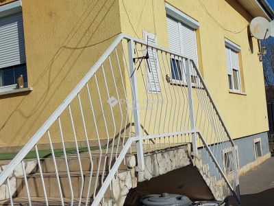 Eladó családi ház Vecsés