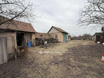 Eladó családi ház Újléta