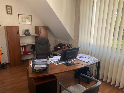 Eladó utcai bejáratú üzlethelység Debrecen