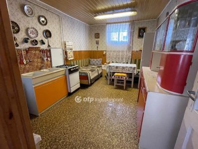 Eladó családi ház Domoszló