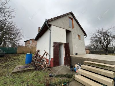 Eladó családi ház Monor