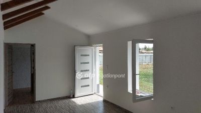 Eladó családi ház Jászszentlászló