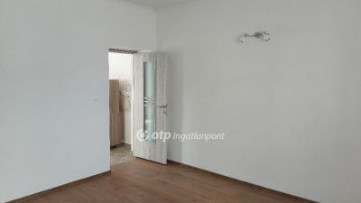 Eladó családi ház Jászszentlászló