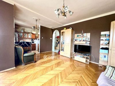 Eladó lakás Győr