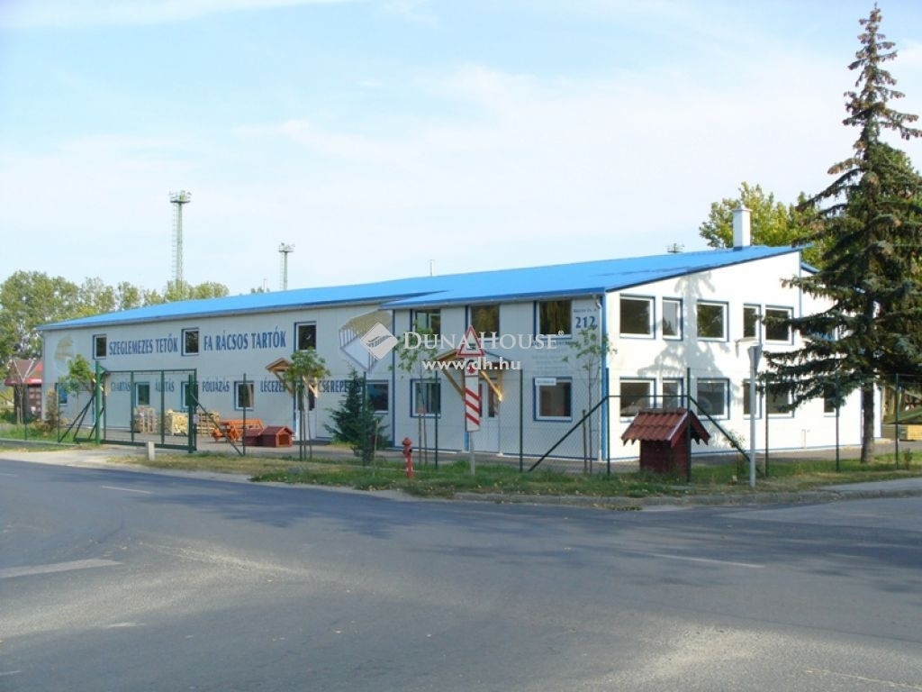 Eladó műhely Siófok
