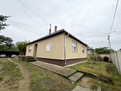 Eladó családi ház Kék