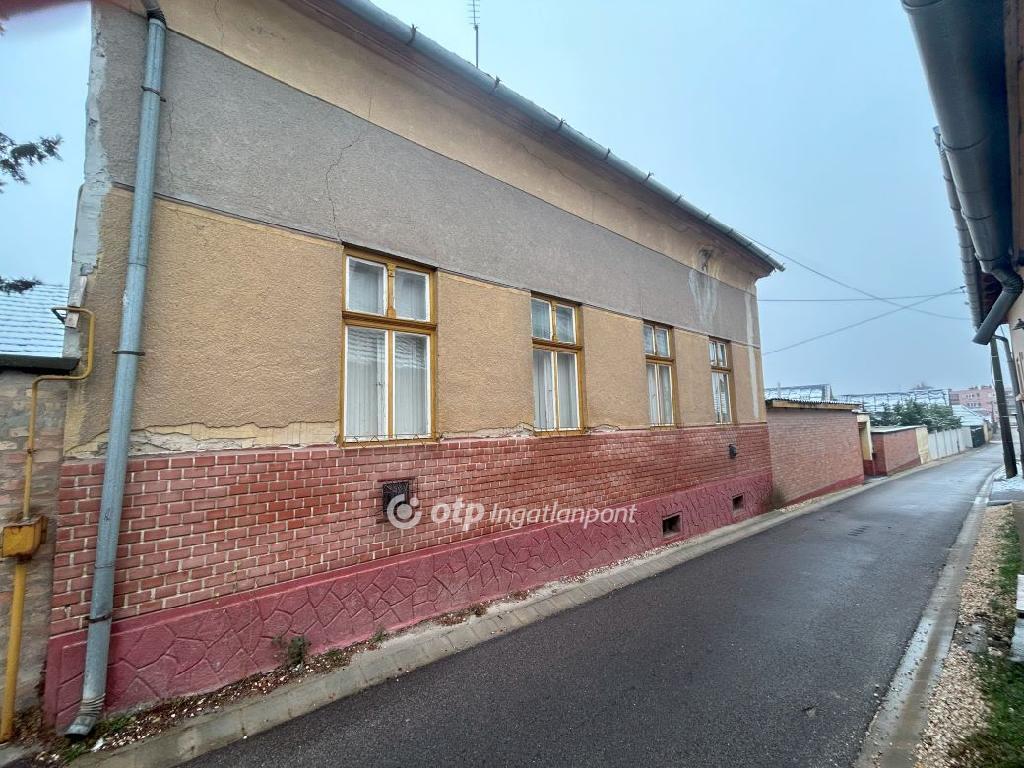Eladó házrész Nagykőrös