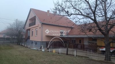 Eladó családi ház Szentmártonkáta