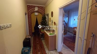 Eladó családi ház Szentmártonkáta