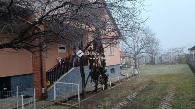 Eladó családi ház Szentmártonkáta