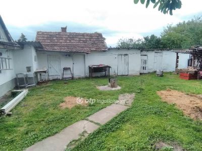 Eladó családi ház Derecske