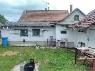 Eladó családi ház Derecske
