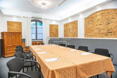 Eladó szálloda, hotel, panzió Monor