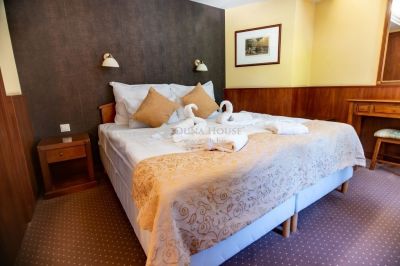 Eladó szálloda, hotel, panzió Monor