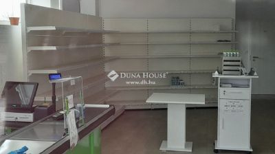 Eladó utcai bejáratú üzlethelység Debrecen