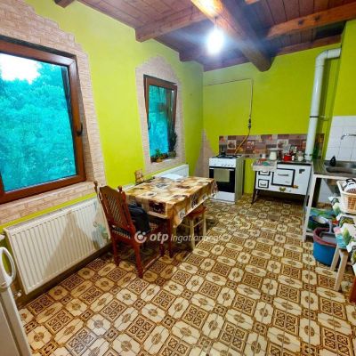 Eladó családi ház Tápiószőlős