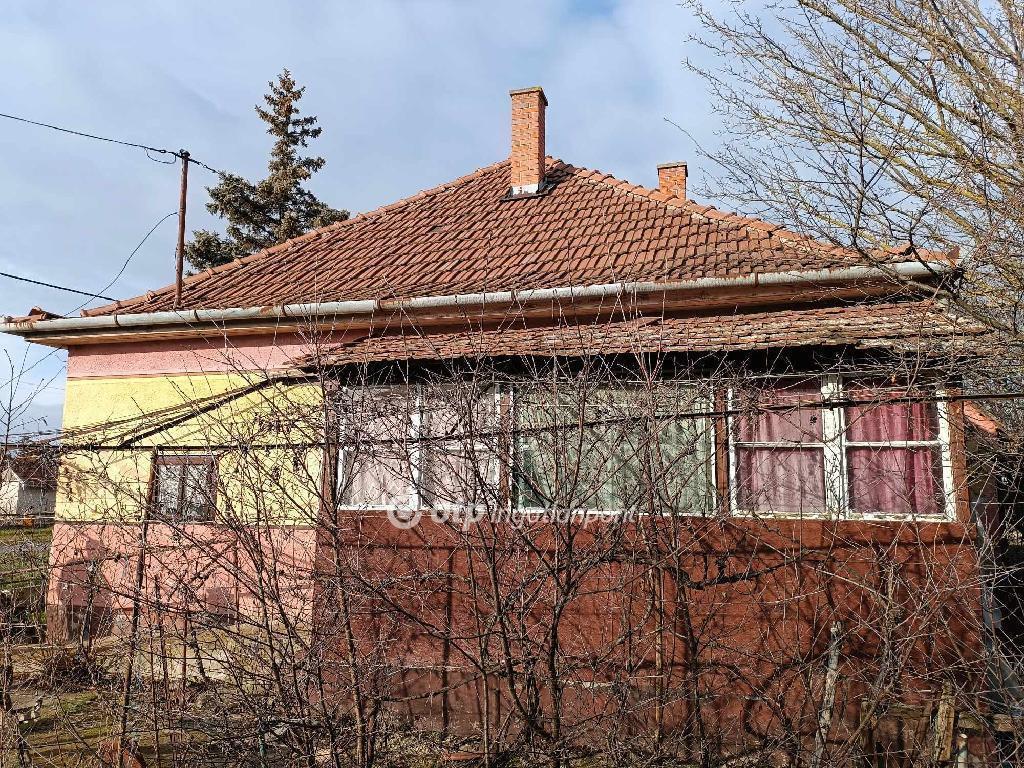 Eladó családi ház Komádi