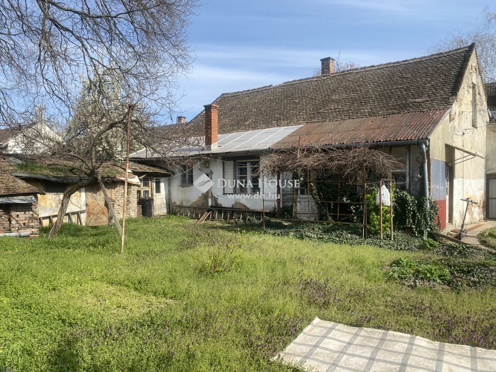 Eladó lakóövezeti telek Debrecen