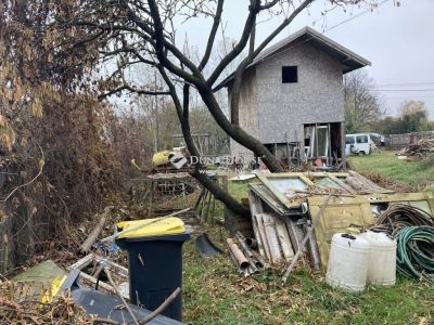 Eladó lakóövezeti telek Debrecen