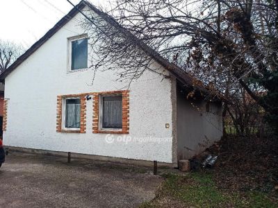 Eladó családi ház Százhalombatta