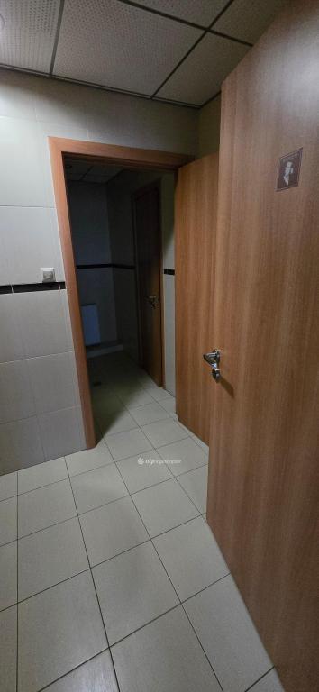 Kiadó irodahelység irodaházban Debrecen