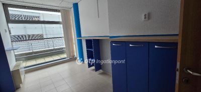 Kiadó irodahelység irodaházban Debrecen