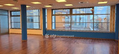 Kiadó irodahelység irodaházban Debrecen
