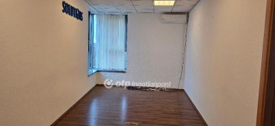 Kiadó irodahelység irodaházban Debrecen