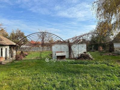 Eladó családi ház Szentes