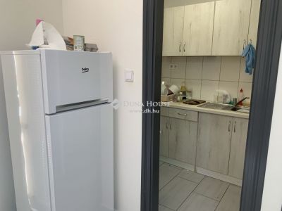 Eladó családi ház Vecsés