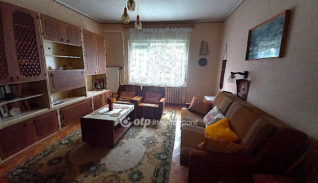 Eladó családi ház Jászapáti